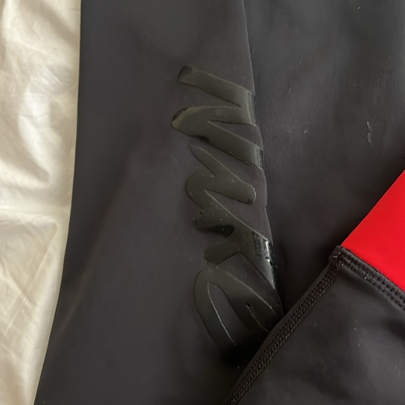 Like new Nike size small, dry fit yoga pants - Picture 6 of 6